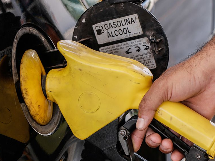 Petrobras anuncia novo aumento nas refinarias para a gasolina e o diesel