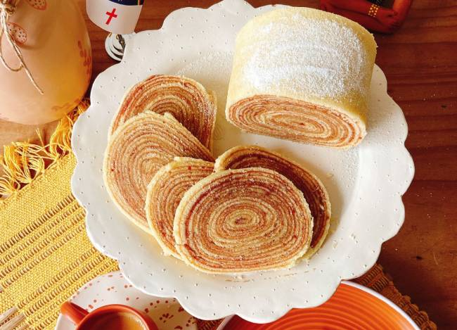 Como fazer bolo de rolo perfeito e qual a diferença para o rocambole