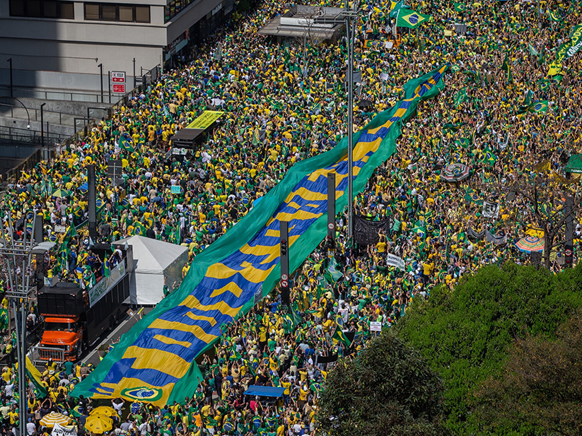 Atos a favor de Bolsonaro reúnem 125 mil na Avenida Paulista