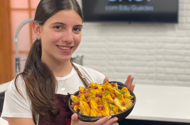 Batata frita com cheddar de cenoura e bacon | Band Receitas