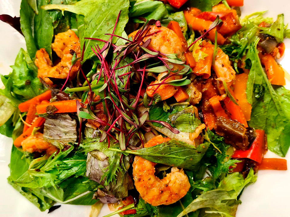 Salada colorida com molho de mostarda e mel | Band Receitas