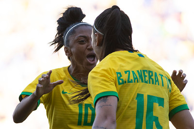 Nos acréscimos, Seleção Feminina vence Canadá no último amistoso do ano