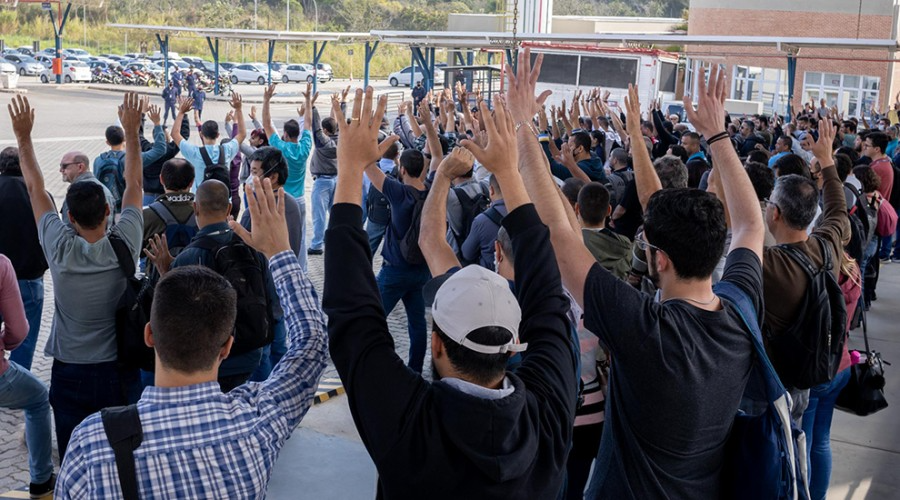 Metalúrgicos da Avibras entram em greve em Jacareí