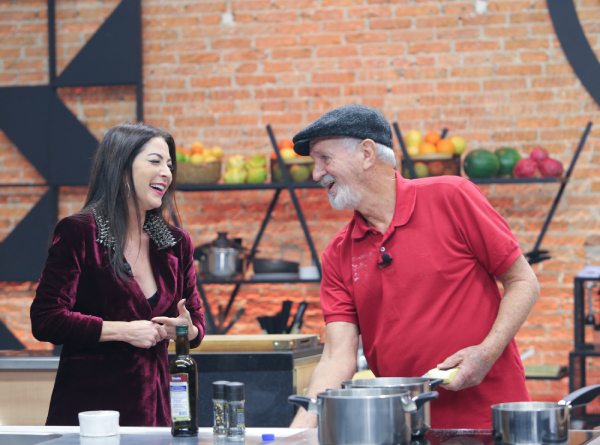 MasterChef +: Participante xaveca Ana Paula Padrão e Helena Rizzo; assista
