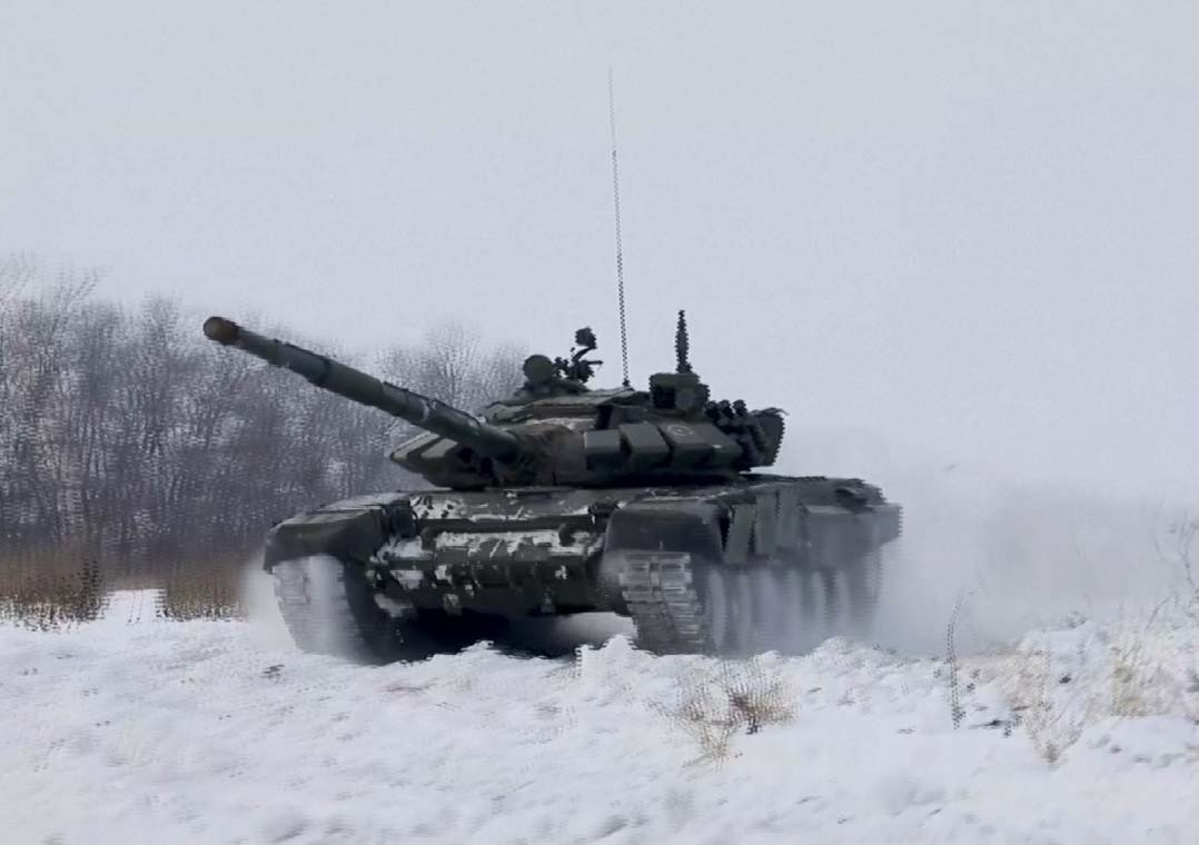 Rússia diz que parte da tropa começa a deixar a fronteira com a Ucrânia