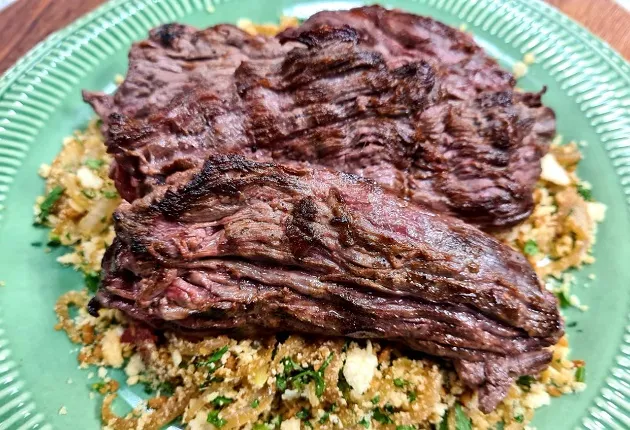 Fraldinha com cebola farofada | Band Receitas