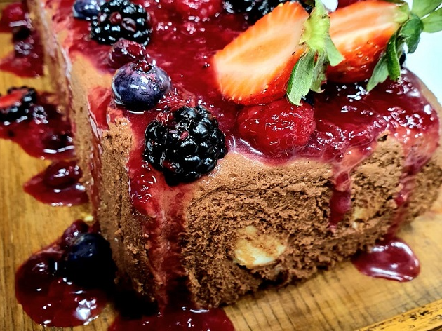Terrine de chocolate com geleia de frutas vermelhas | Band Receitas