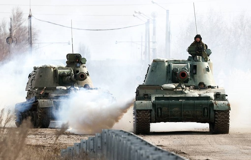 Militares russos pedem para moradores deixarem Kiev após anúncio de ataques