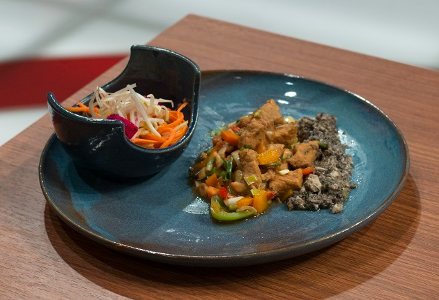 Lombo suíno xadrez com mix de cogumelos e salada | Band Receitas
