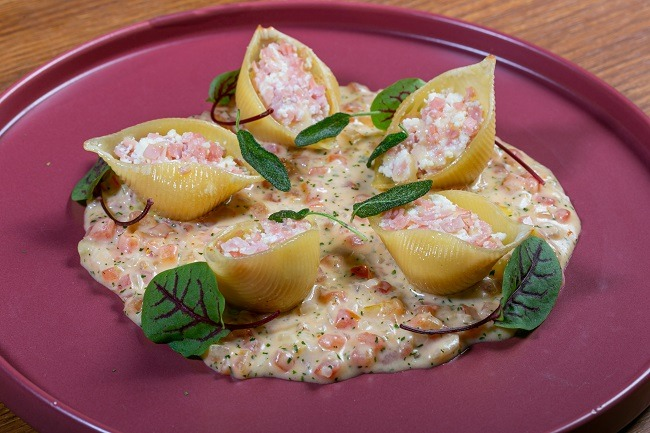 Conchiglione com presunto e molho milano | Band Receitas