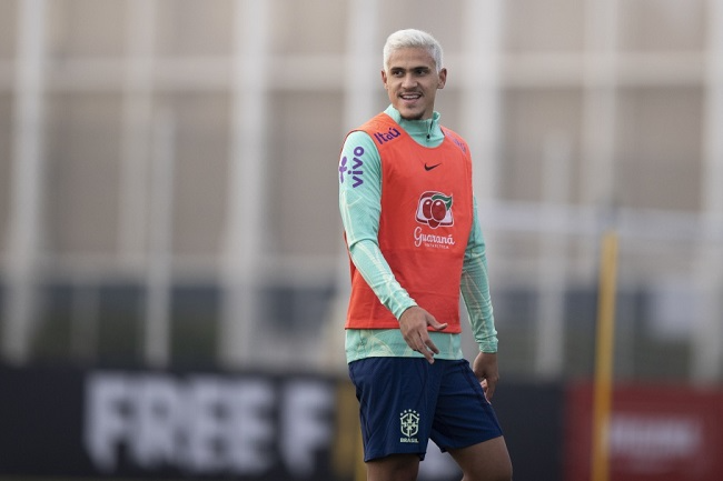 Pedro no segundo dia de treinamento da Seleção Brasileira em Turim