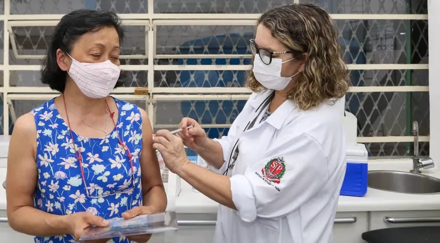 Cidade de SP começa a aplicar 4ª dose antiCovid nesta segunda (06)