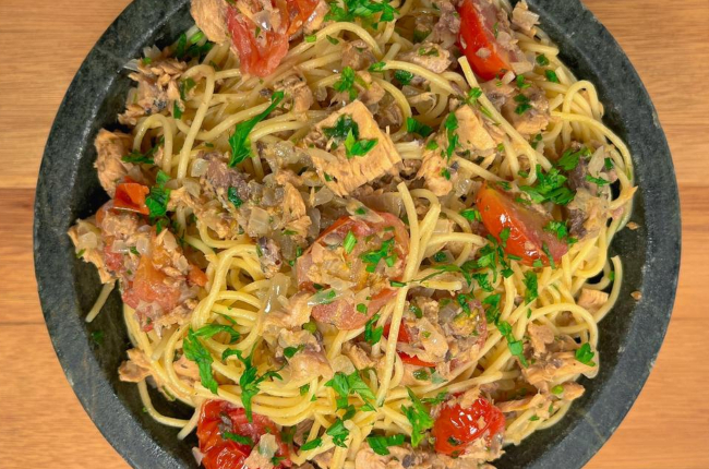 Espaguete com atum e sardinha | Band Receitas