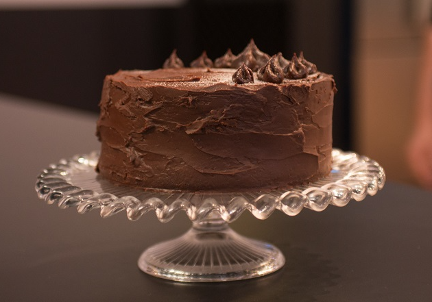 Saiba fazer o Devil's Food Cake da Juliana: receita foi considerada por Helena Rizzo uma "obra-prima”