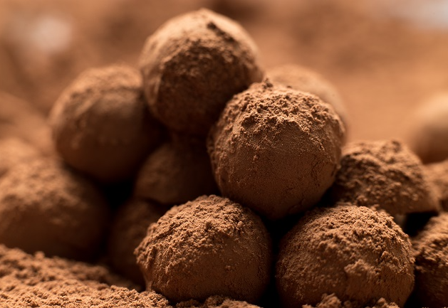 Como é feito o bombom de chocolate? Carole Crema ensina versão simplificada  Envato Elements