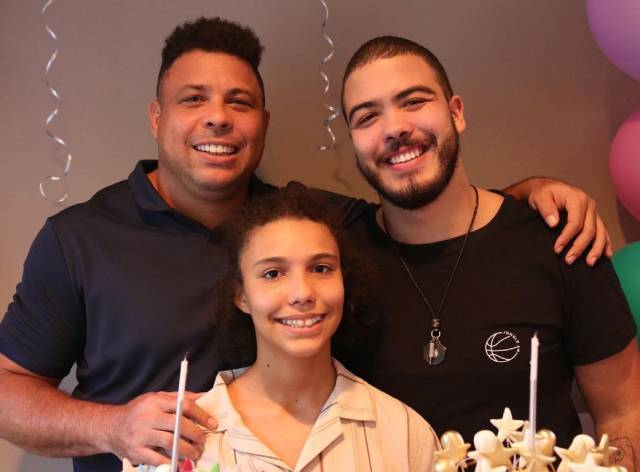 Ronaldo com os filhos, Ronald e Maria Alice. Foto: Reprodução/Instagram