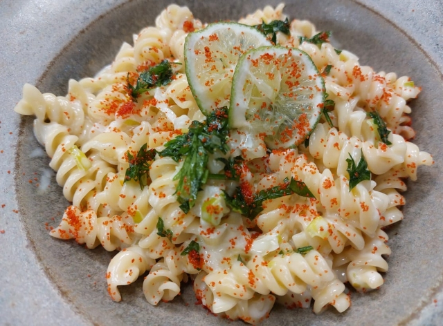Macarrão ao molho de requeijão com gremolata | Band Receitas