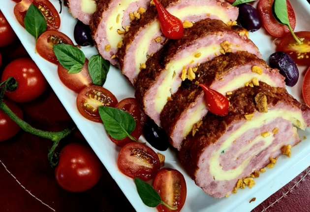Rocambole de calabresa recheado | Band Receitas