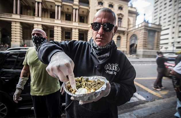 Projeto do Fogaça já distribuiu mais de 30 mil marmitas no centro de SP