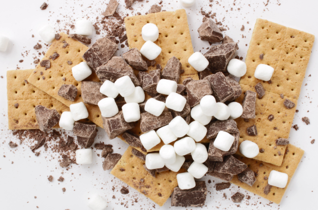 Tostada de marshmallow e chocolate com bolacha | Band Receitas