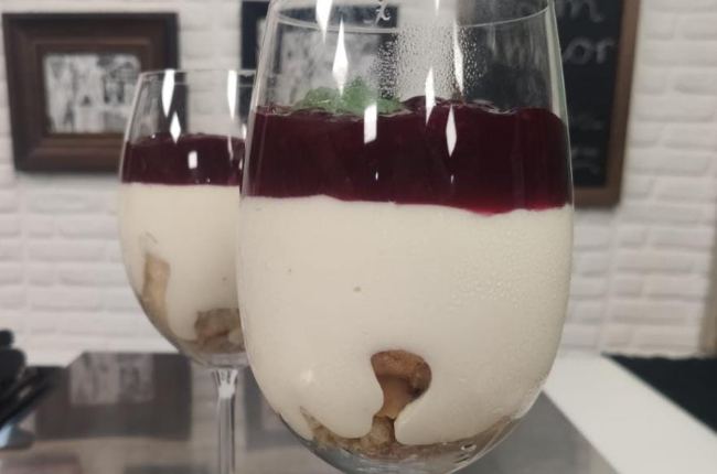 Cheesecake com calda de amora | Receita Swift