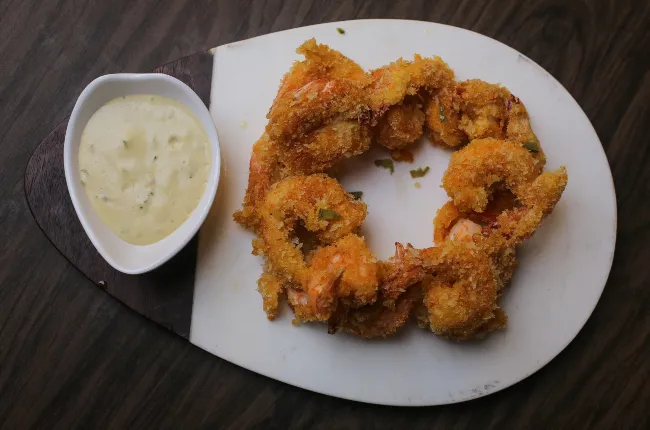 Camarão empanado com maionese de jalapeño | Band Receitas