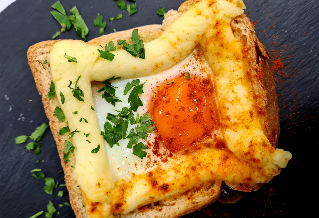 Sanduíche de ovo com requeijão cremoso | Band Receitas