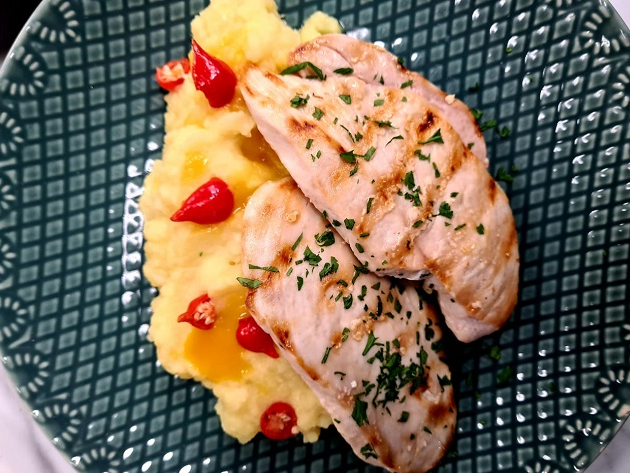 Filé de frango com purê de batata-doce | Band Receitas