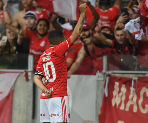 Internacional anuncia saída de Taison, que deve seguir para o PAOK
