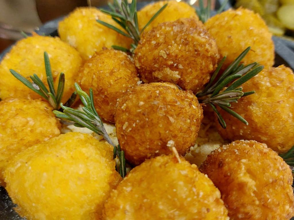 Bolinho de bagaço de milho | Band Receitas
