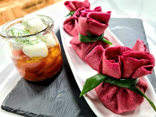 Trouxinha de panqueca de muçarela de búfala | Band Receitas