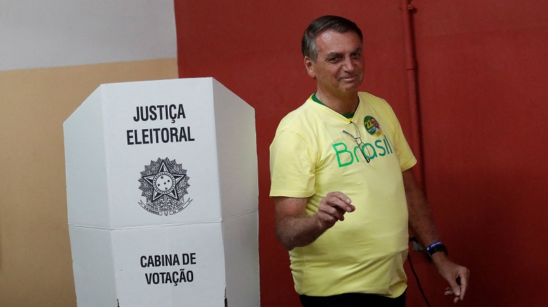 Bolsonaro sai do Palácio da Alvorada, mas ainda mantém silêncio sobre eleições