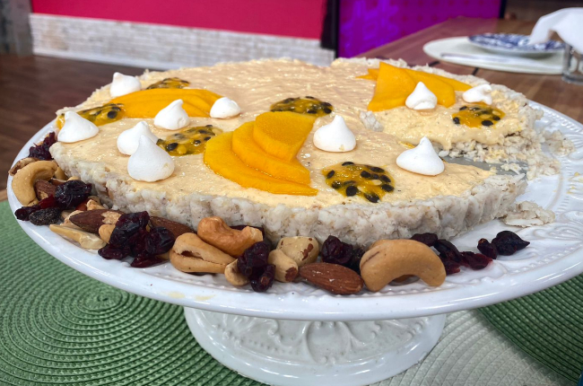Tortinha doce com recheio de coco e calda de cupuaçu | Band Receitas