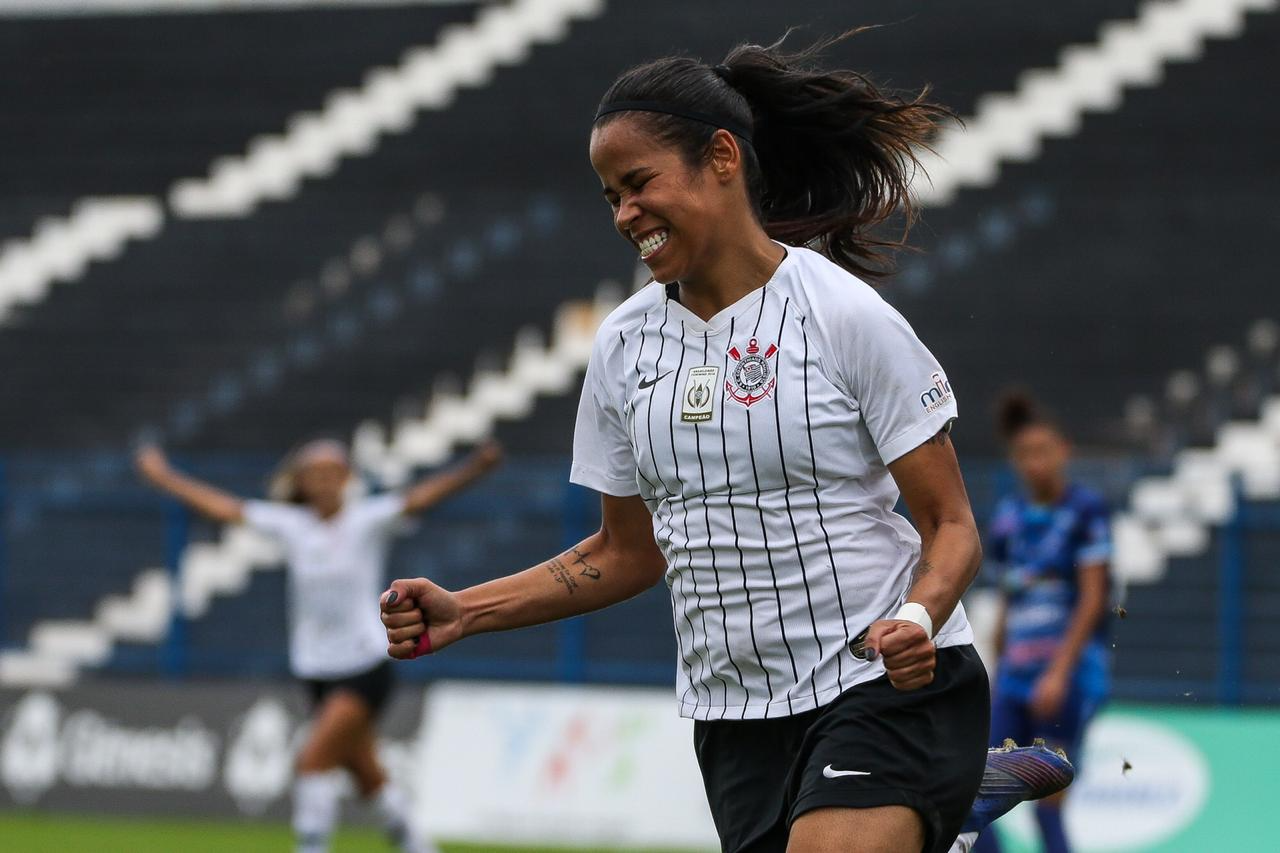 Corinthians anuncia o retorno de Vic Albuquerque