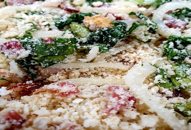 Farofa de bacon com escarola | Band Receitas