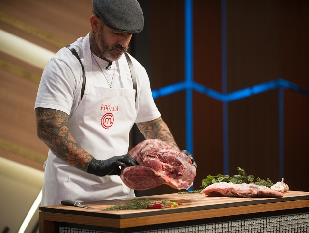 Existe jeito certo para cortar a carne? Fogaça explica