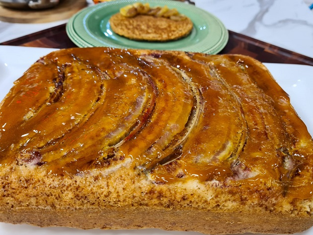 Bolo de banana invertido | Band Receitas
