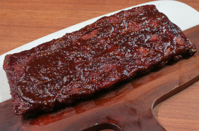 Costela ao molho barbecue de framboesa com whisky | Band Receitas