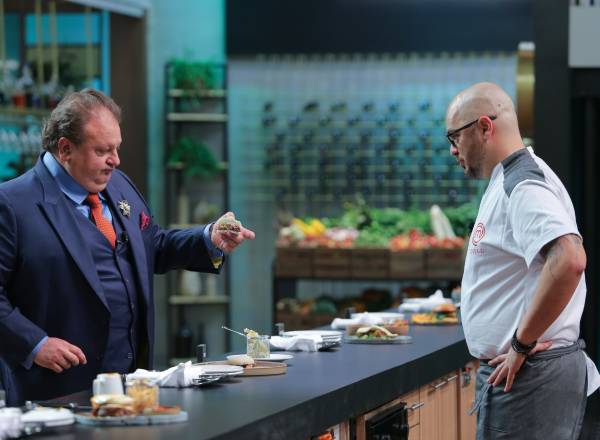 Erick Jacquin experimenta receita de Diego