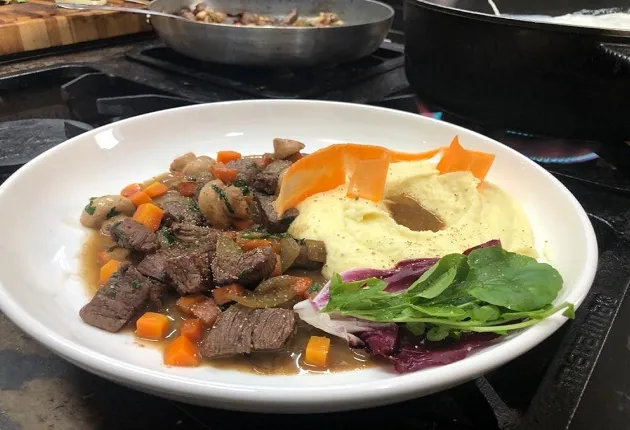 Picadinho com purê de batata | Band Receitas 