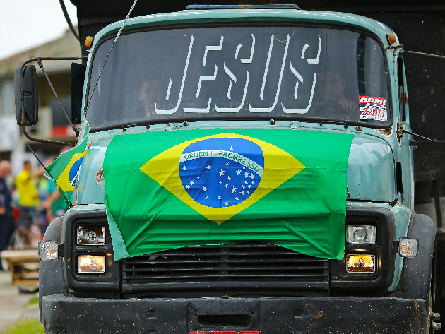 SC: caminhoneiros bloqueiam trechos de rodovia em protestos pró-Bolsonaro