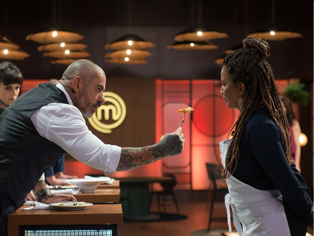Fogaça critica Cristina e participante ameaça deixar MasterChef: "Preciso sair daqui"