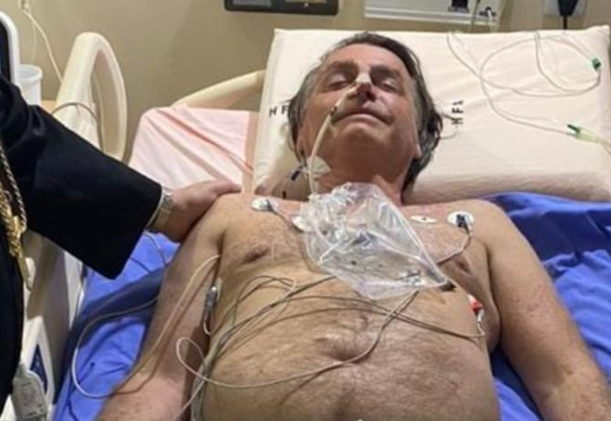 Bolsonaro chega a SP para avaliar possível cirurgia contra obstrução intestinal