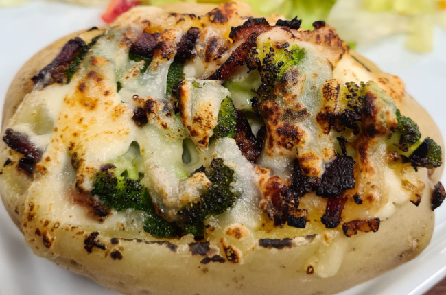 Baked potato de micro-ondas | Band Receitas