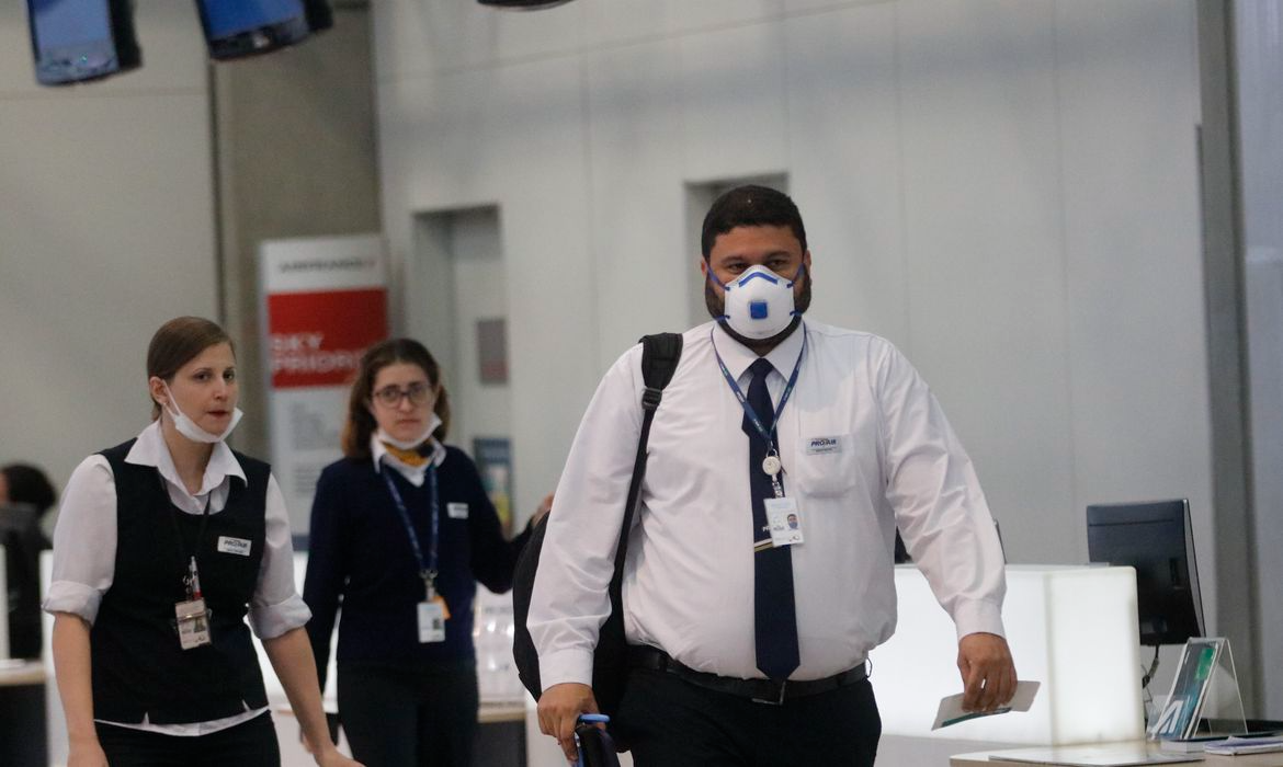 Reino Unido confirma dois casos da nova variante e Europa entra em alerta máximo
