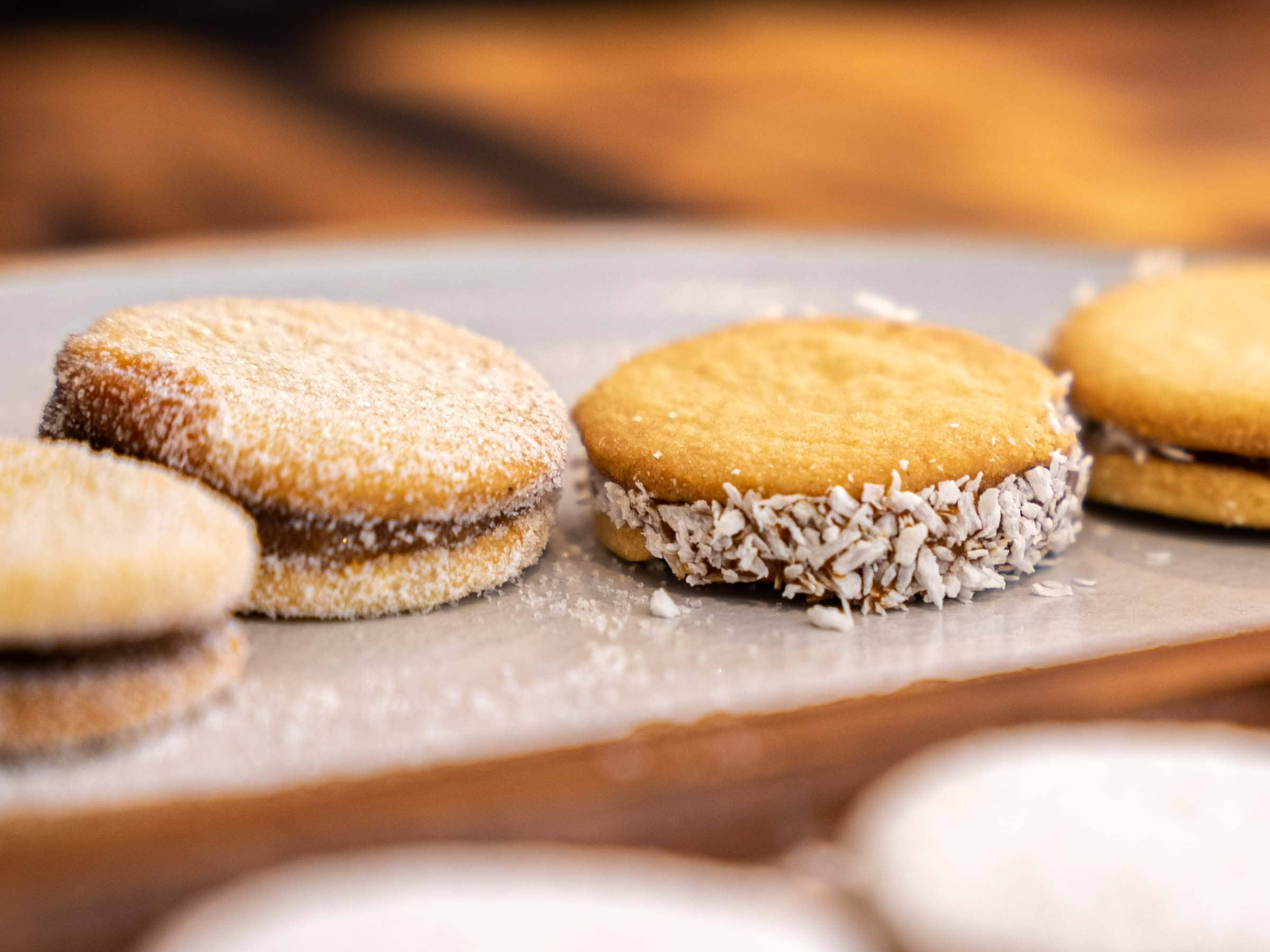 Cookies de Amêndoas e Doce de Leite
