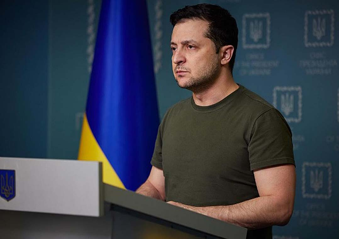 Zelensky confirma conversa com presidente bielorrusso Alexander Lukashenko