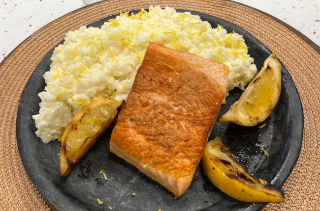 Salmão na chapa com arroz ao limone | Band Receitas