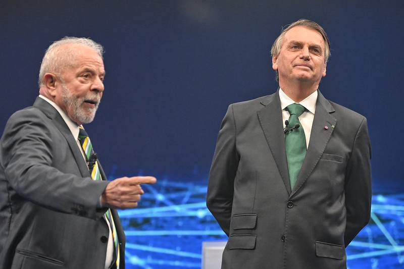PoderData: Lula tem 52% dos votos válidos contra 48% de Bolsonaro, diz pesquisa