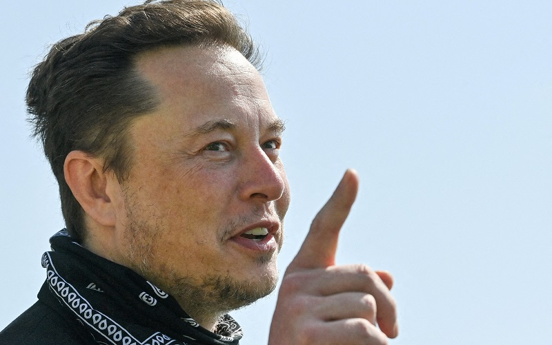 Musk comenta suspensão de jornalistas do Twitter: “Família em perigo”